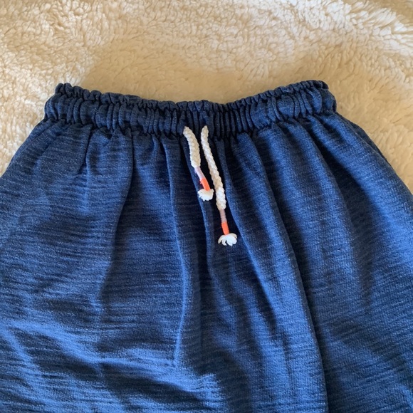 Girls skirt with built in shorts - Picture 2 of 5